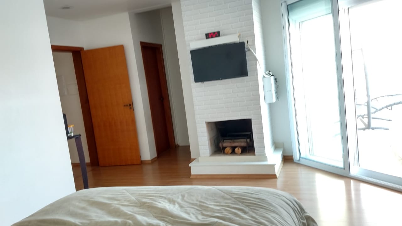 Casa em Condomínio para aluguel no Caminho Novo: 