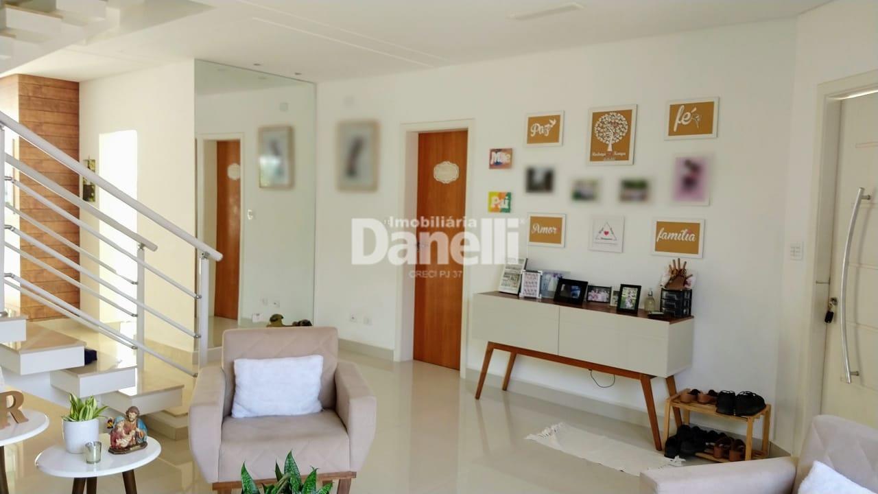 Casa em Condomínio para aluguel no Caminho Novo: 