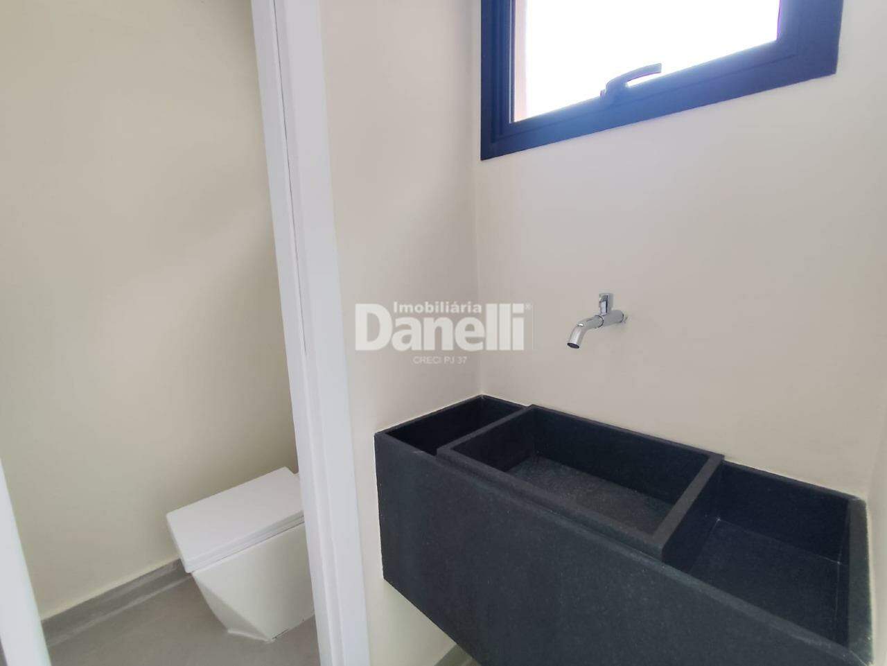Casa para aluguel no Centro: 