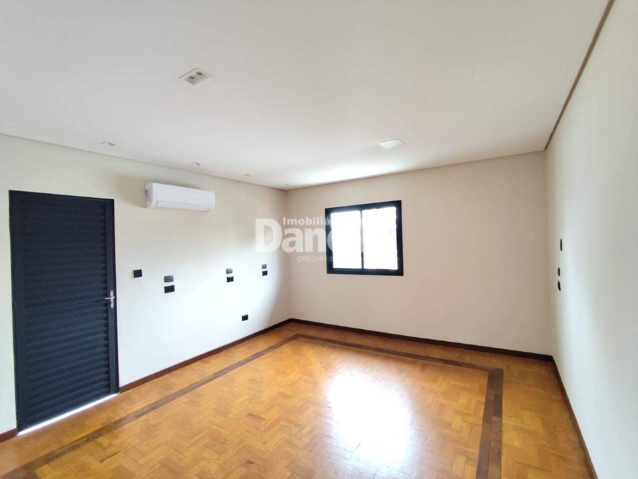 Casa para aluguel no Centro: 