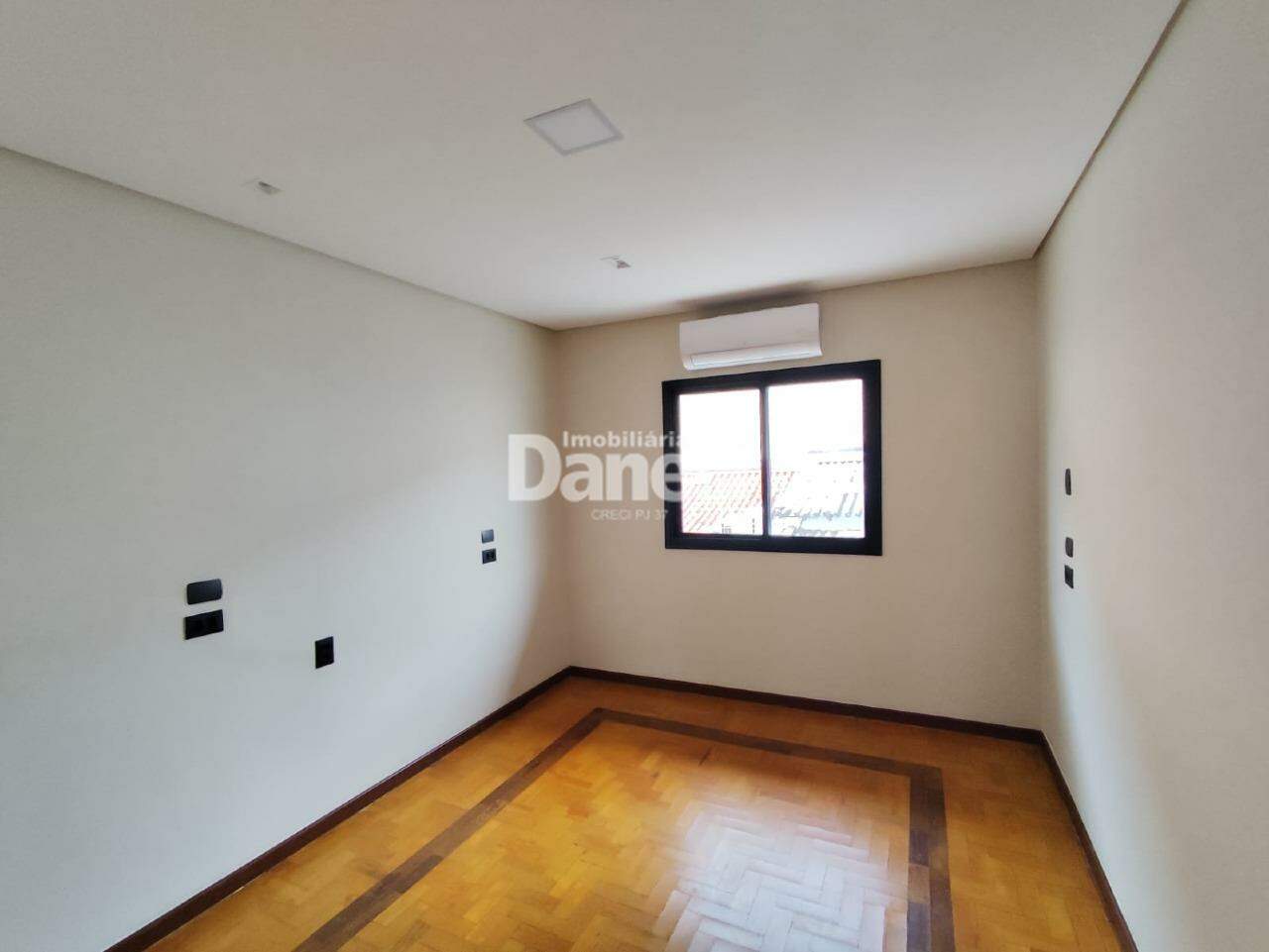 Casa para aluguel no Centro: 