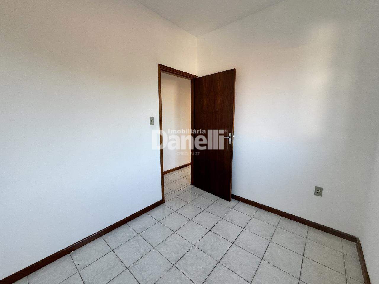 Sobrado para aluguel no Jardim Ana Emília: 