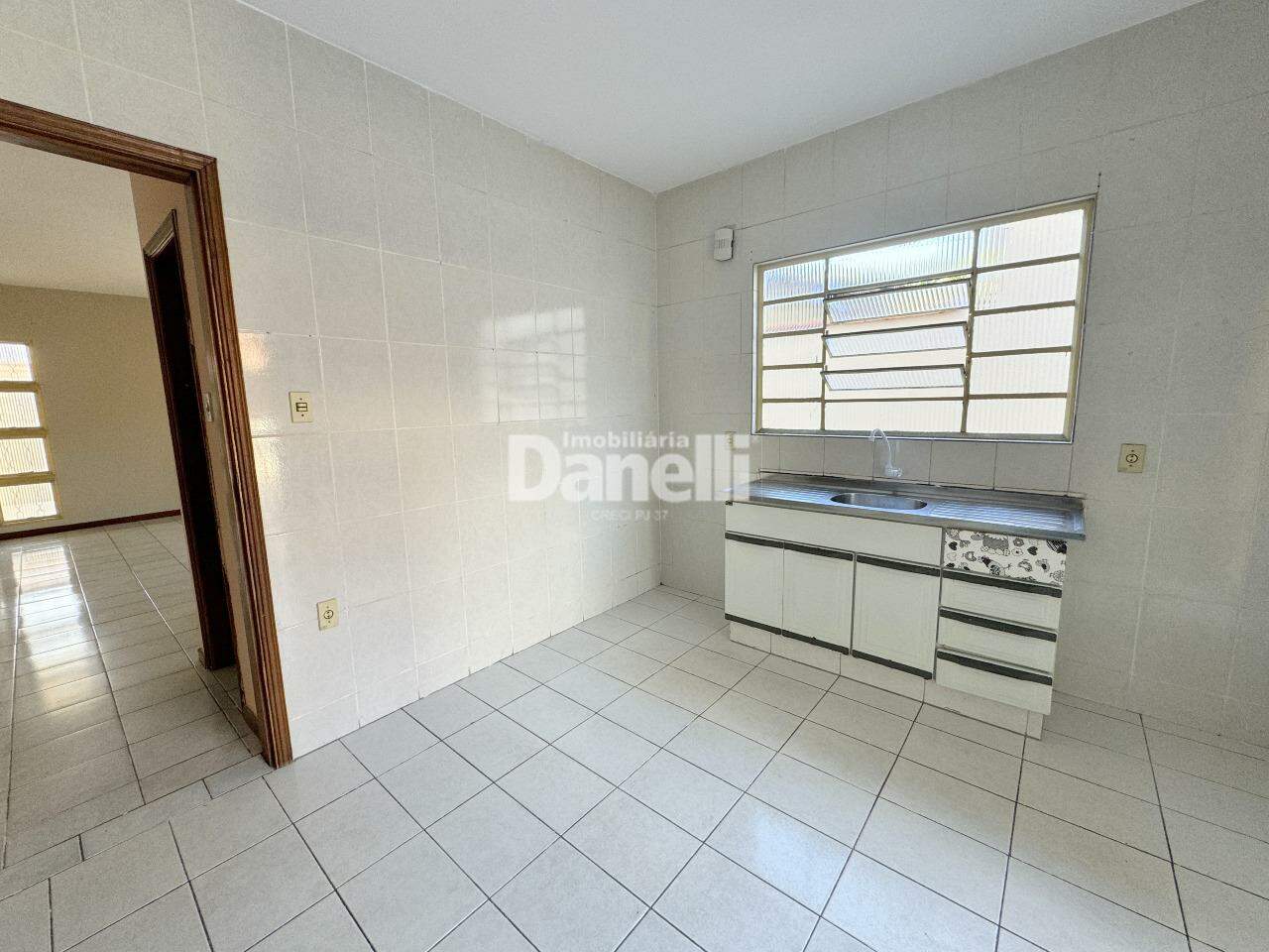 Sobrado para aluguel no Jardim Ana Emília: 