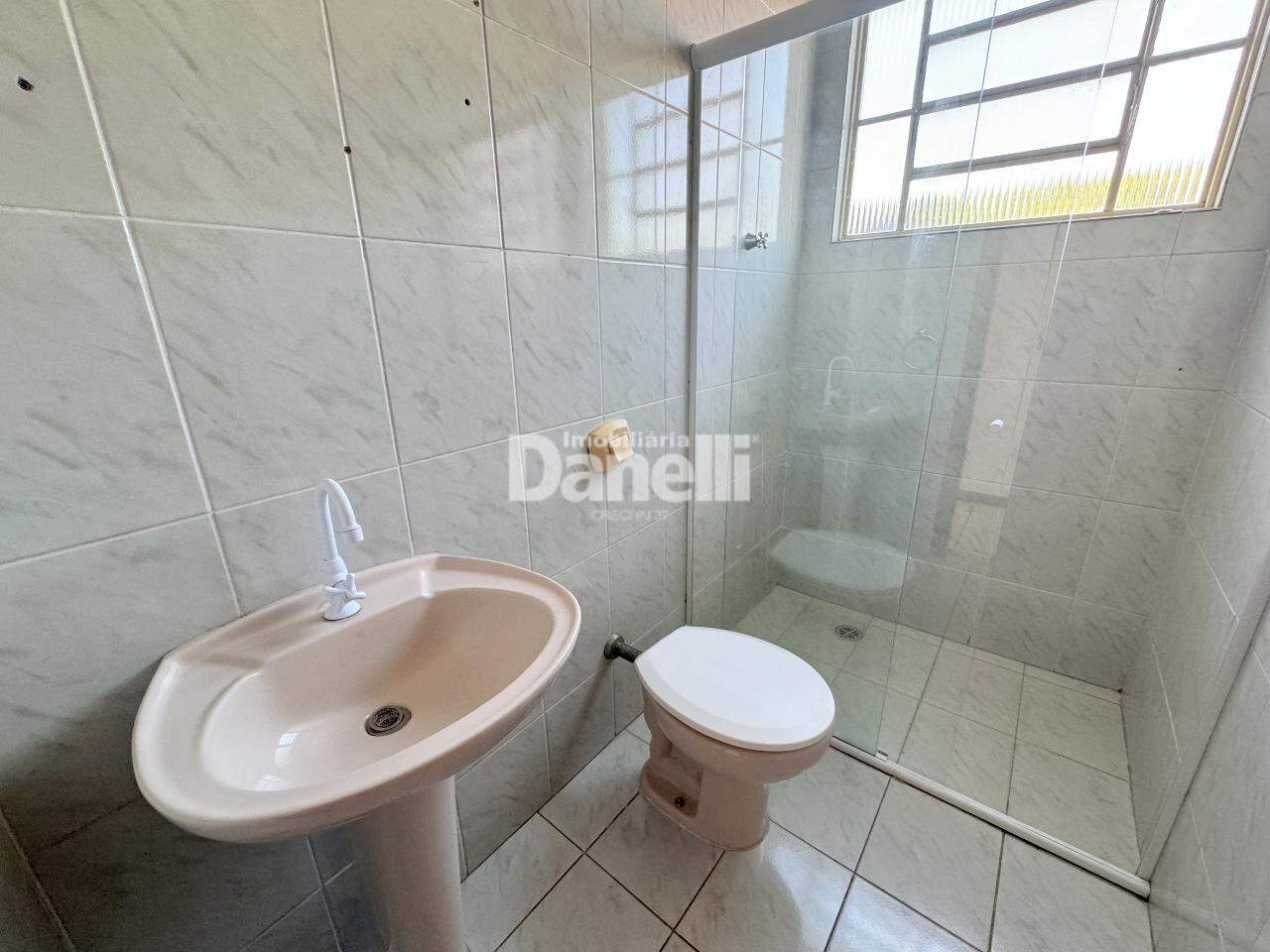 Sobrado para aluguel no Jardim Ana Emília: 