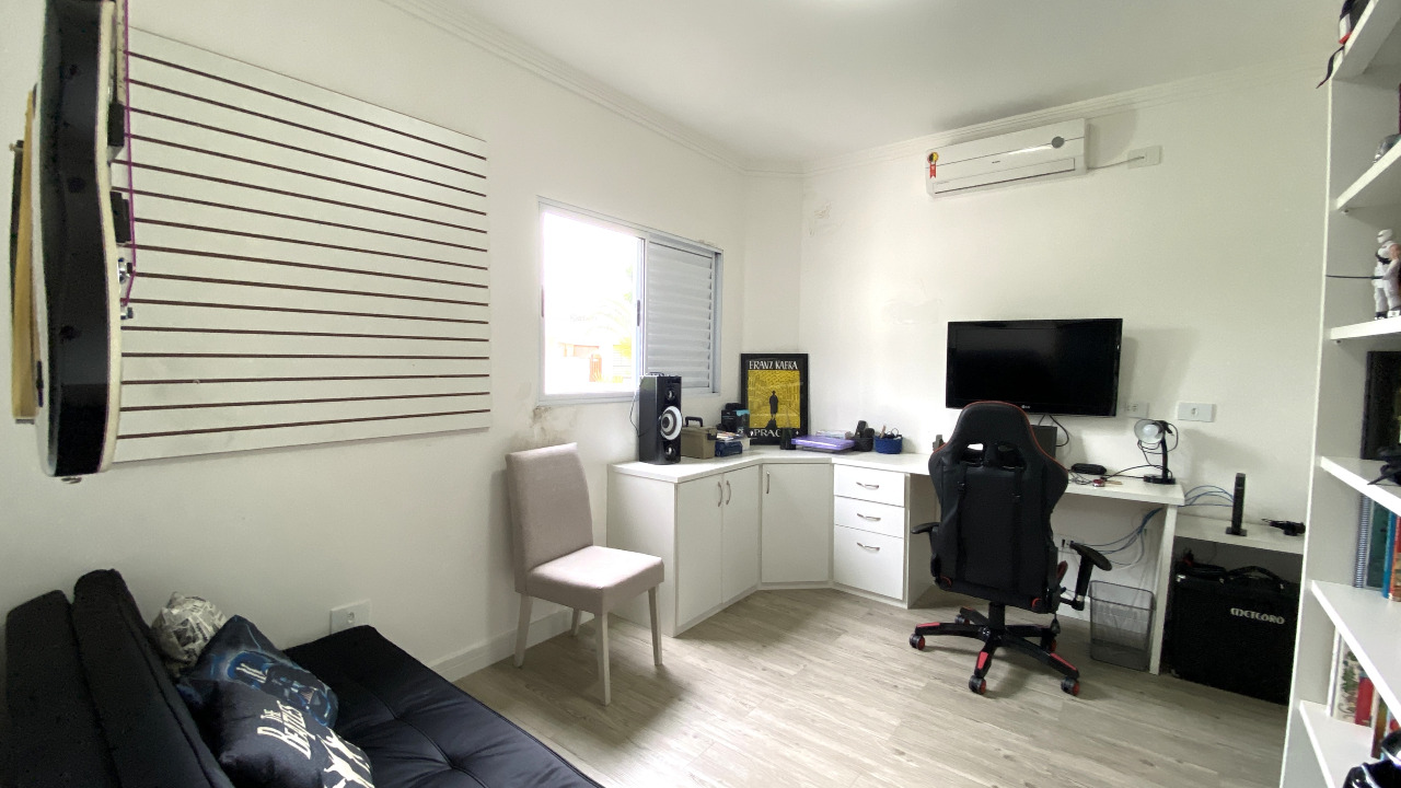 Casa em Condomínio à venda no Bairro dos Guedes: 