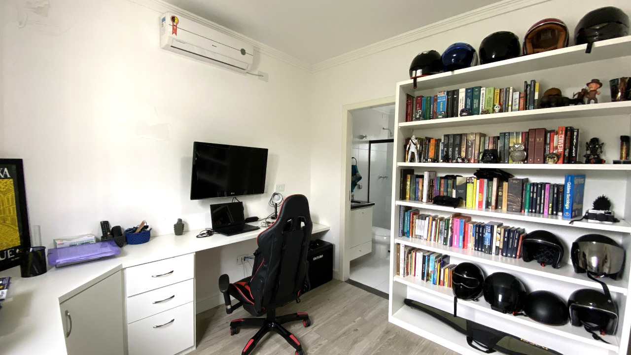 Casa em Condomínio à venda no Bairro dos Guedes: 