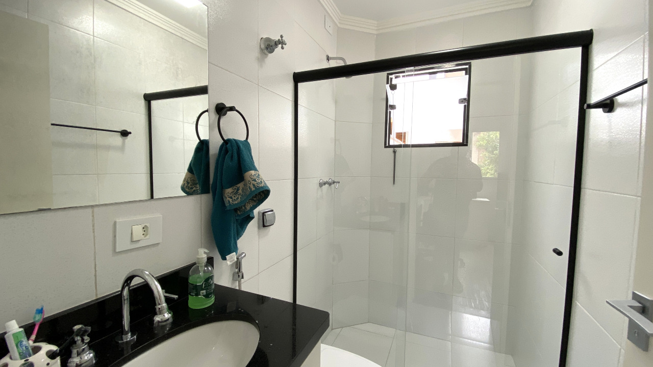 Casa em Condomínio à venda no Bairro dos Guedes: 