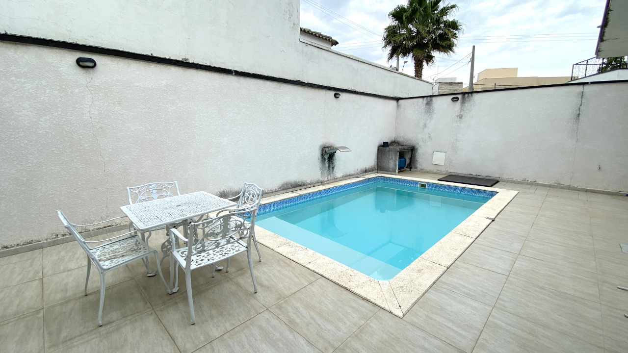 Casa em Condomínio à venda no Bairro dos Guedes: 