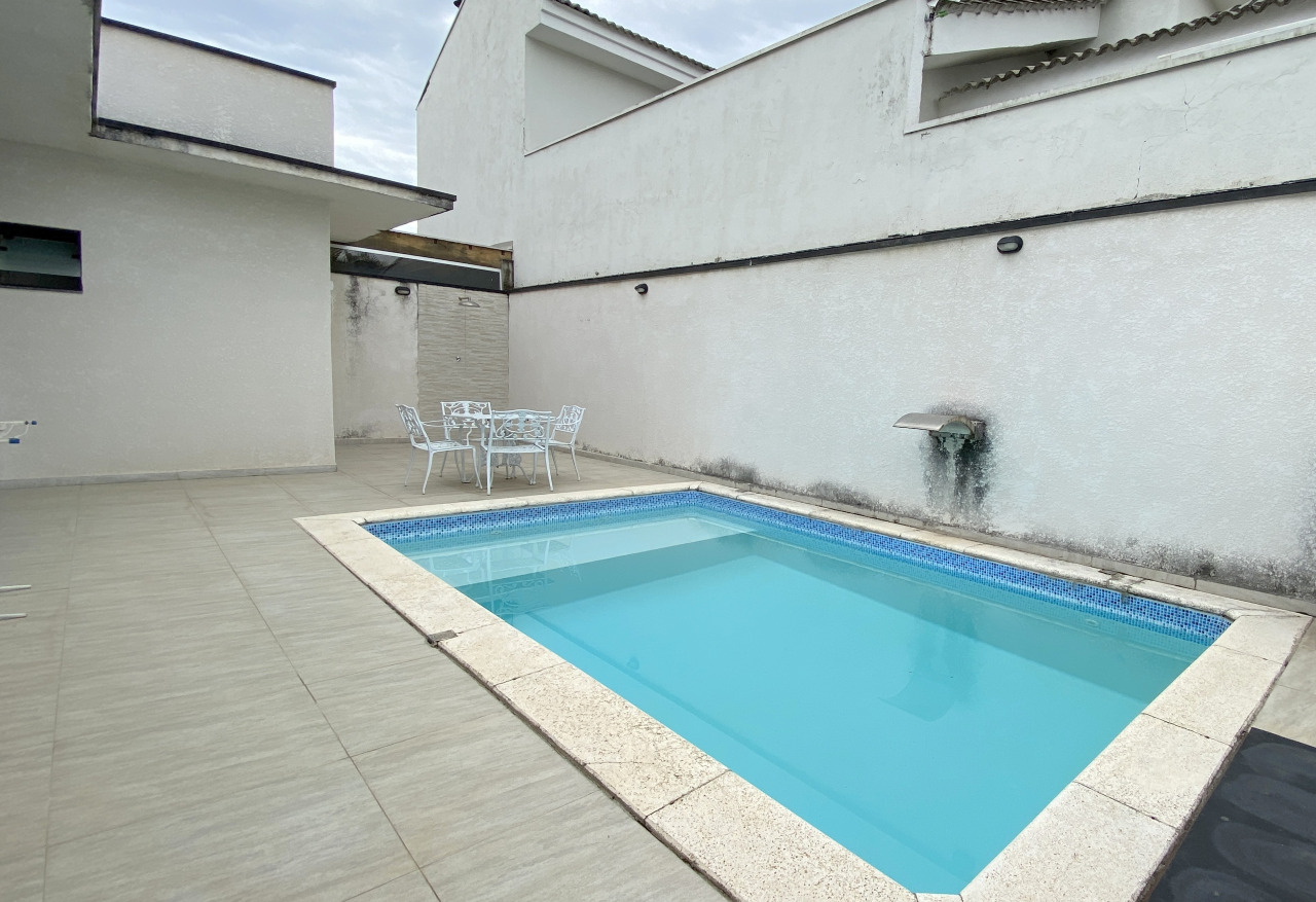 Casa em Condomínio à venda no Bairro dos Guedes: 