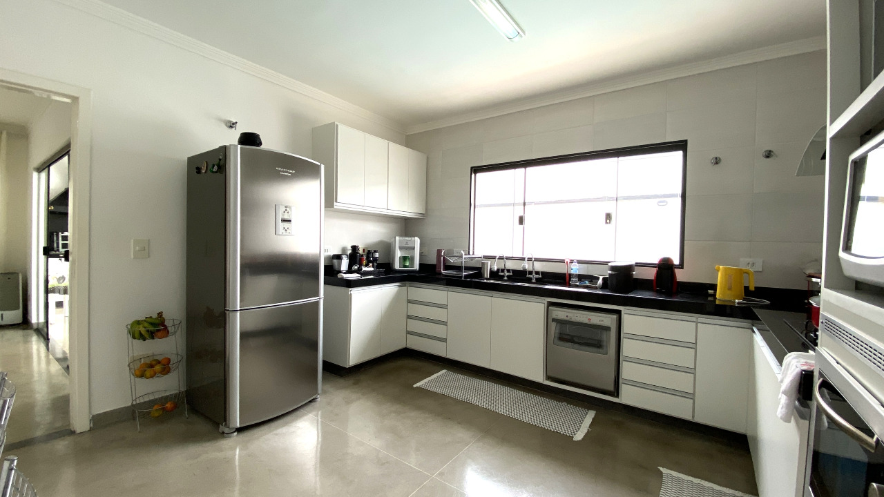 Casa em Condomínio à venda no Bairro dos Guedes: 