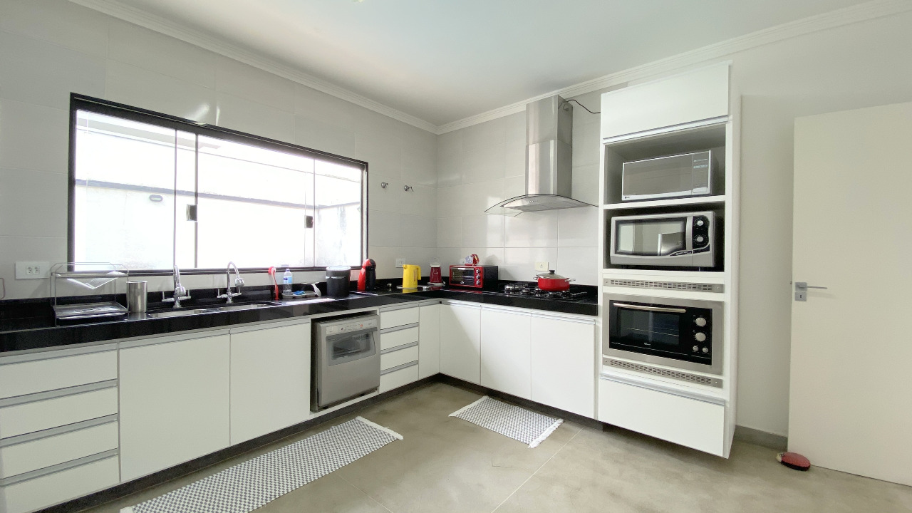 Casa em Condomínio à venda no Bairro dos Guedes: 