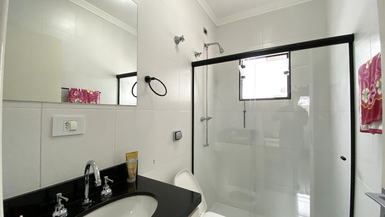 Casa em Condomínio à venda no Bairro dos Guedes: 