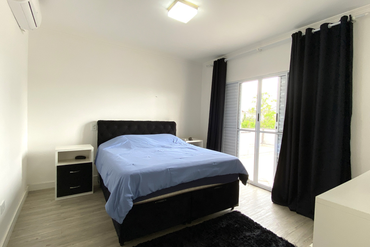 Casa em Condomínio à venda no Bairro dos Guedes: 