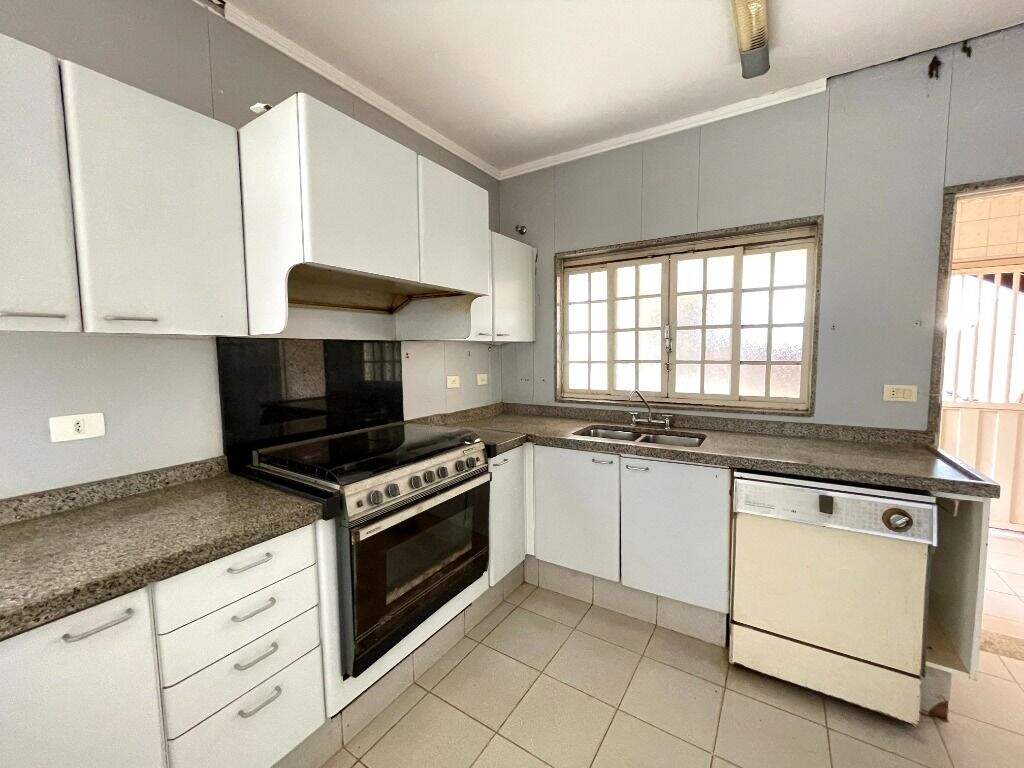 Casa à venda no Centro: 