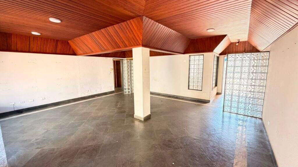 Casa para aluguel no Centro: 