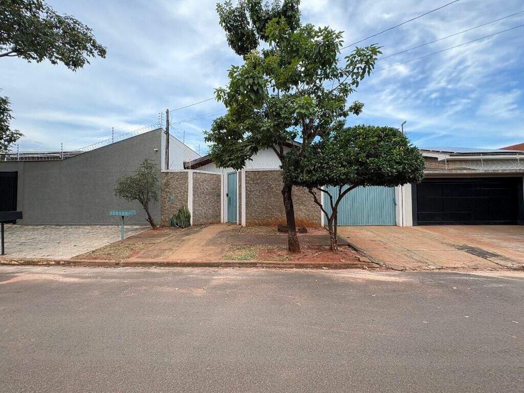 Casa à venda no Ipê: 