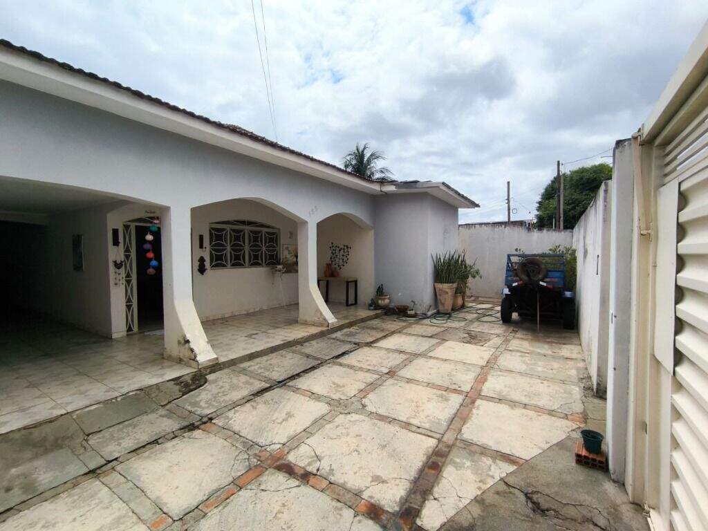 Casa à venda no Centro: 