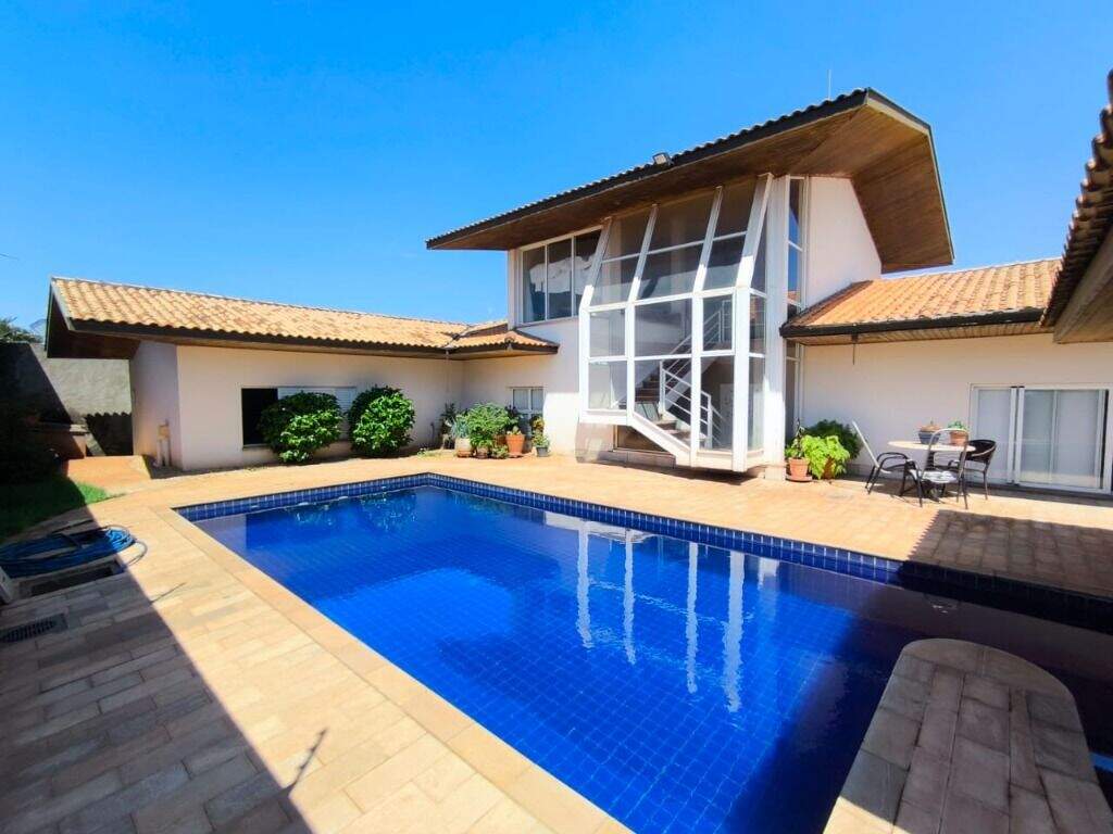 Casa à venda no Centro: 