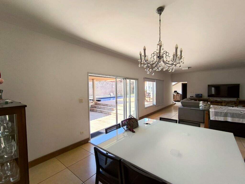 Casa à venda no Centro: 
