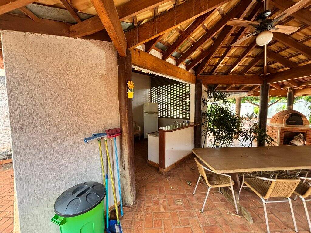 Casa à venda no Centro: 
