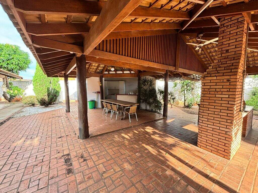 Casa à venda no Centro: 