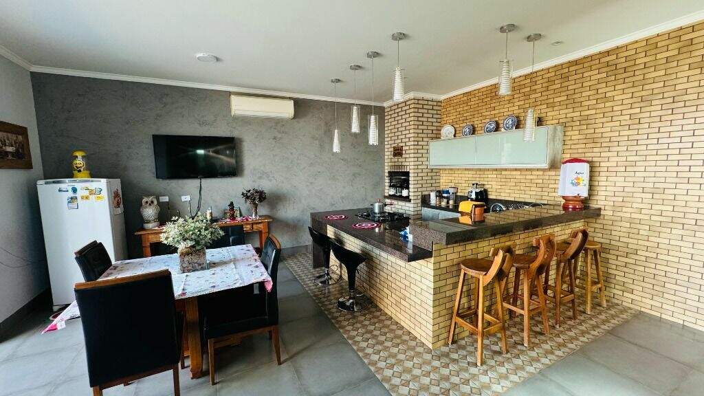 Casa para aluguel no Centro: 