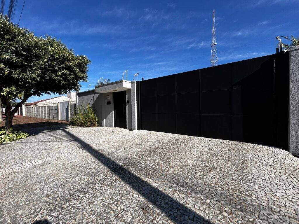 Casa à venda no Santos Dumont: 