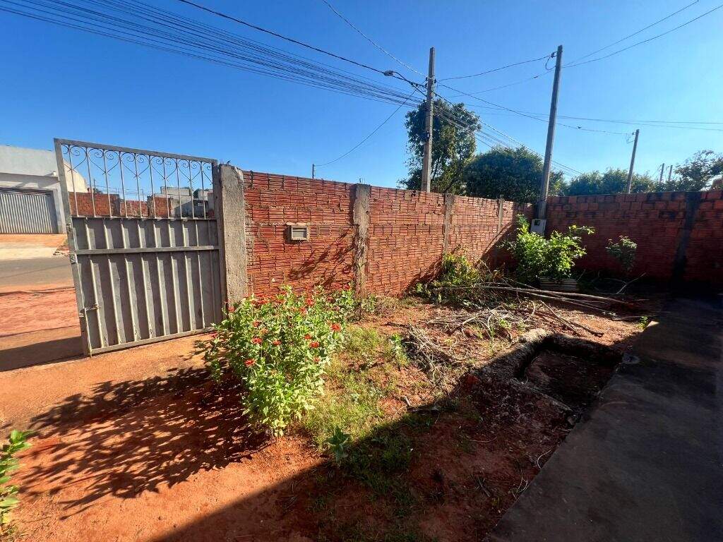Casa à venda no Jardim Das Violetas: 