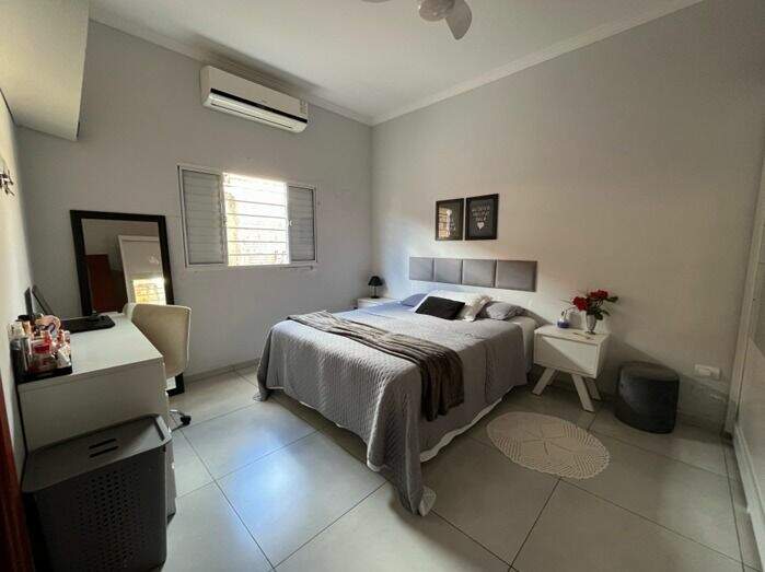 Casa à venda no Jardim Dourados: 