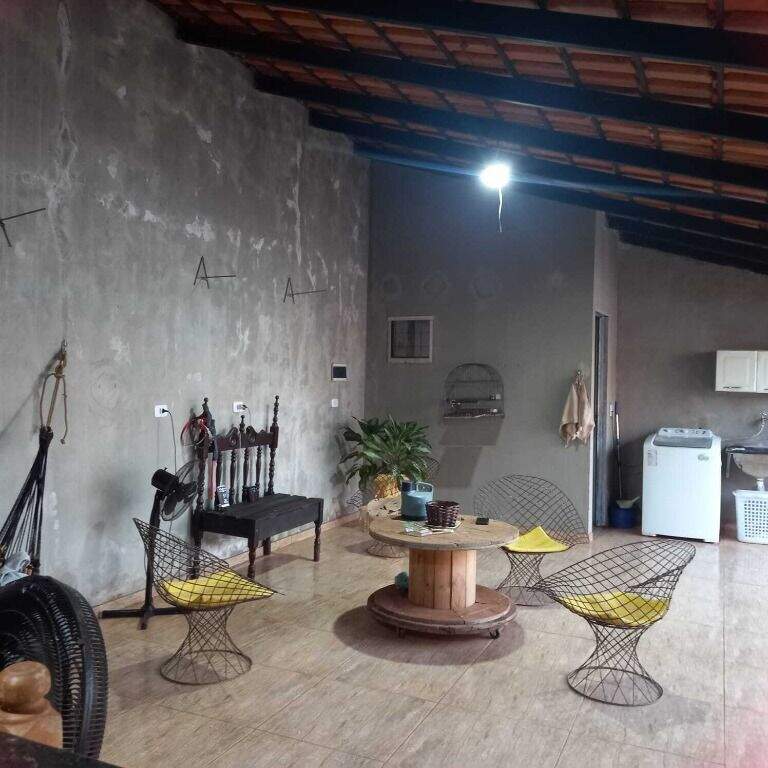 Casa à venda no Jardim Das Violetas: 