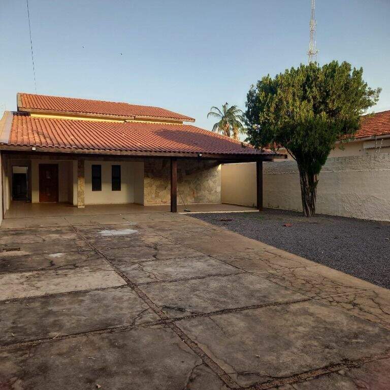 Casa à venda no Santos Dumont: 