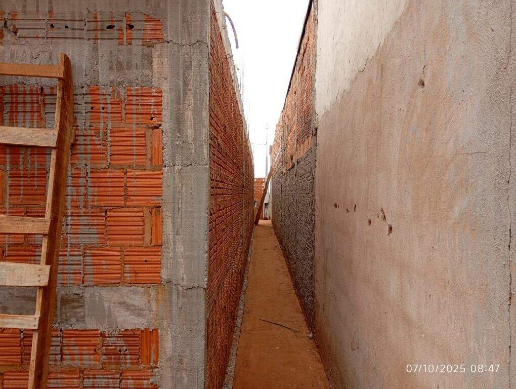 Casa à venda no Loteamento Montanini: 