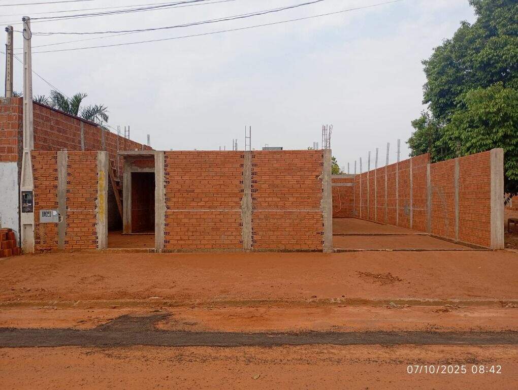 Casa à venda no Loteamento Montanini: 
