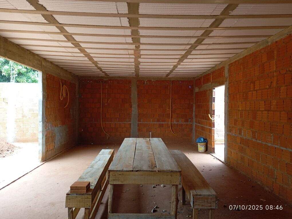 Casa à venda no Loteamento Montanini: 