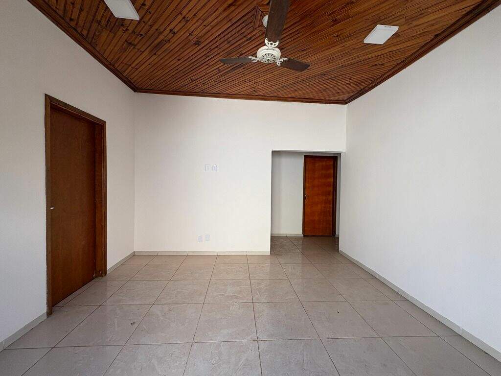 Casa à venda no Centro: 