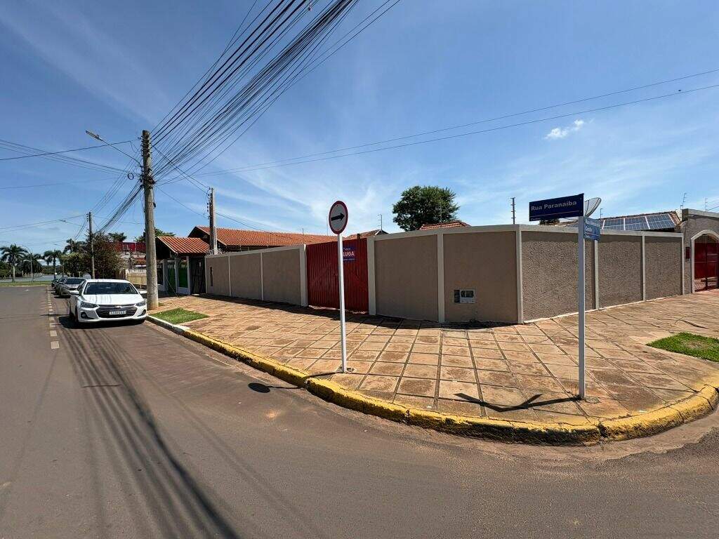Casa para aluguel no Interlagos: 