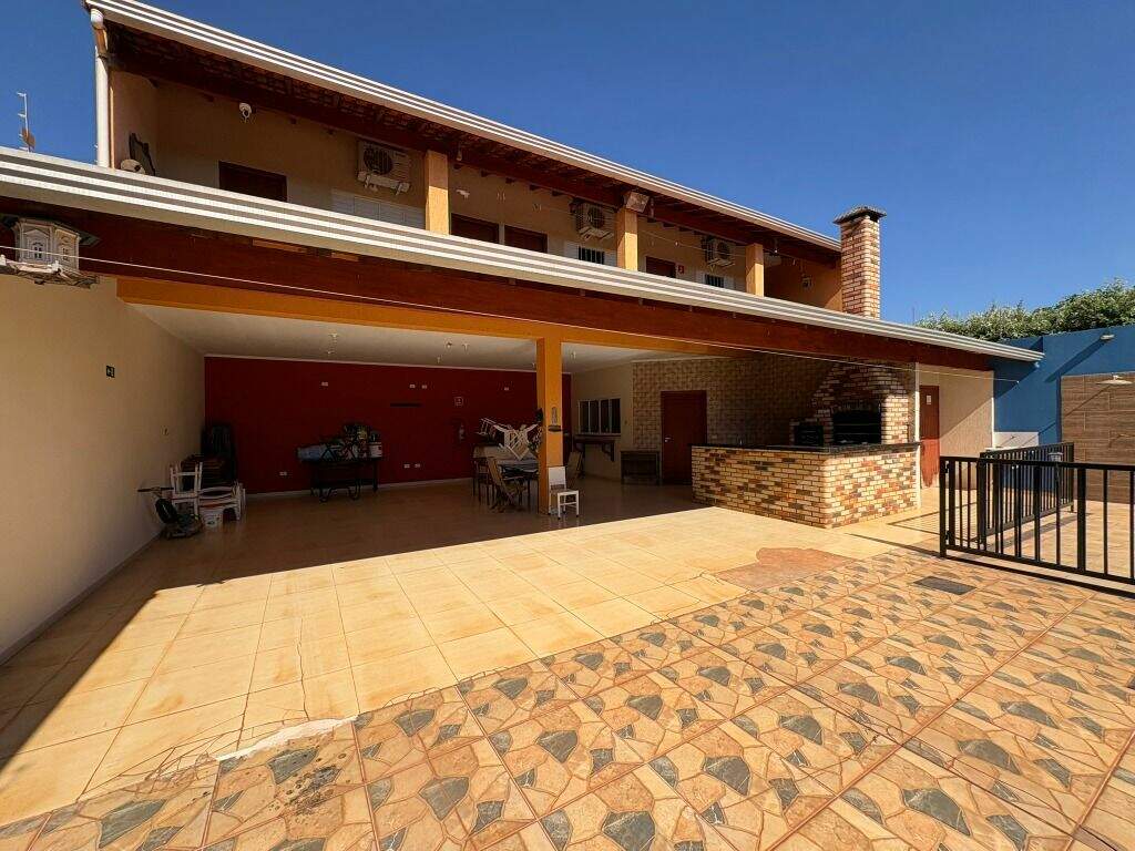 Casa à venda no Jardim Das Violetas: 