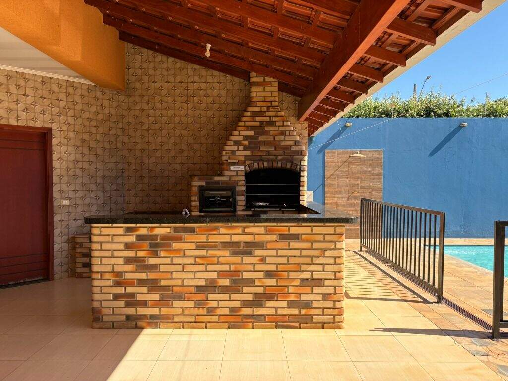 Casa à venda no Jardim Das Violetas: 