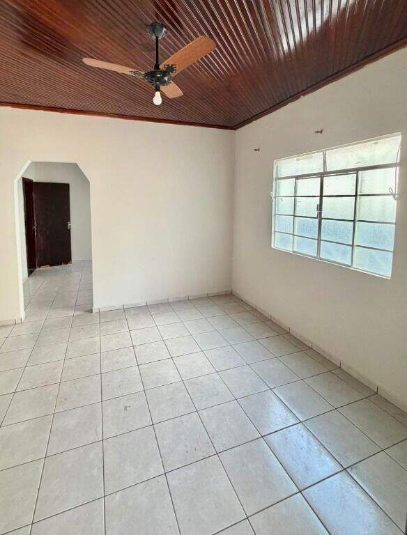 Casa para aluguel no Bairro Santos Dumont: 