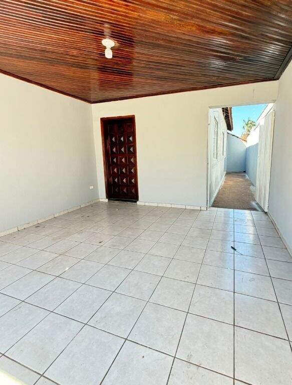 Casa para aluguel no Bairro Santos Dumont: 