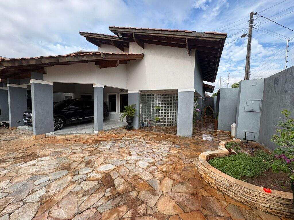 Casa à venda no Santos Dumont: 