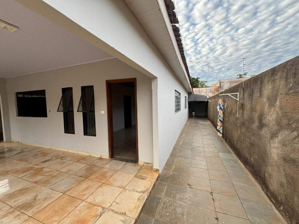 Casa para aluguel no Jardim Alvorada: 