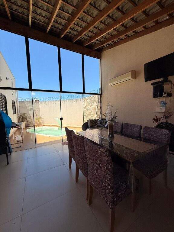 Casa à venda no Ipê: 