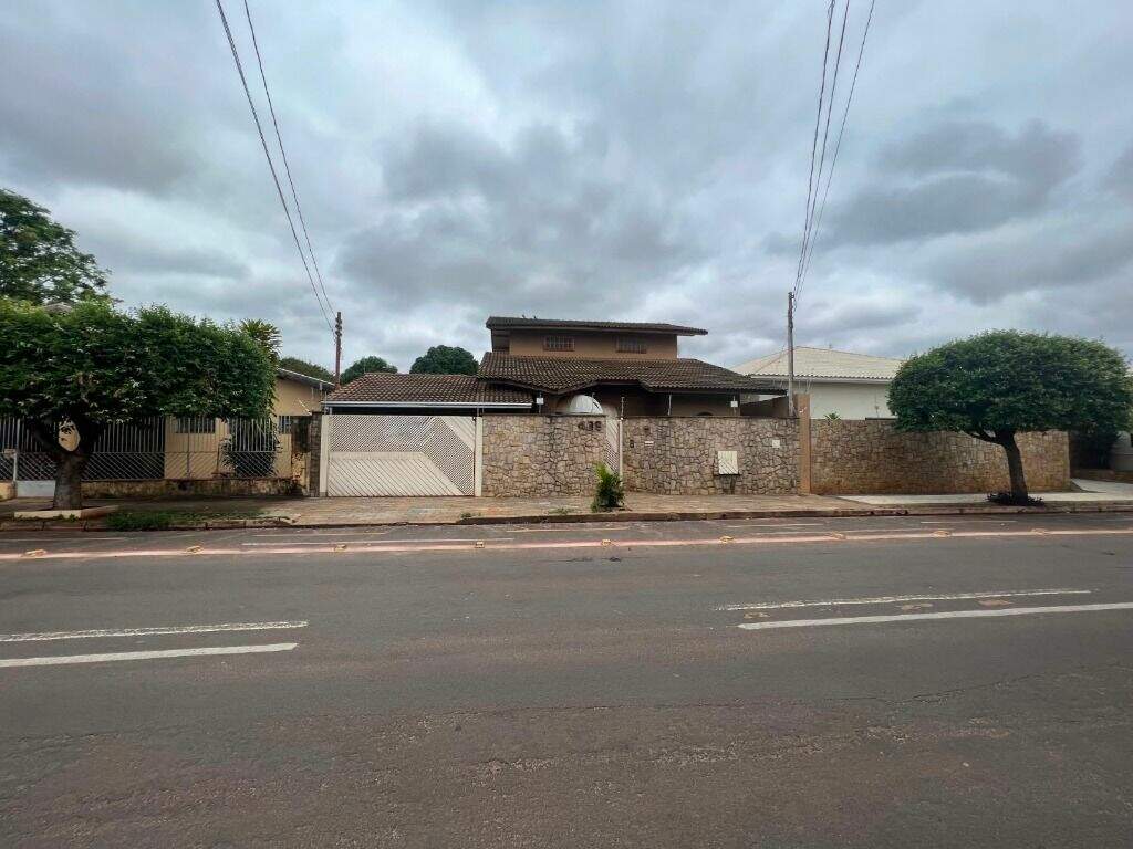 Casa para aluguel no Centro: 