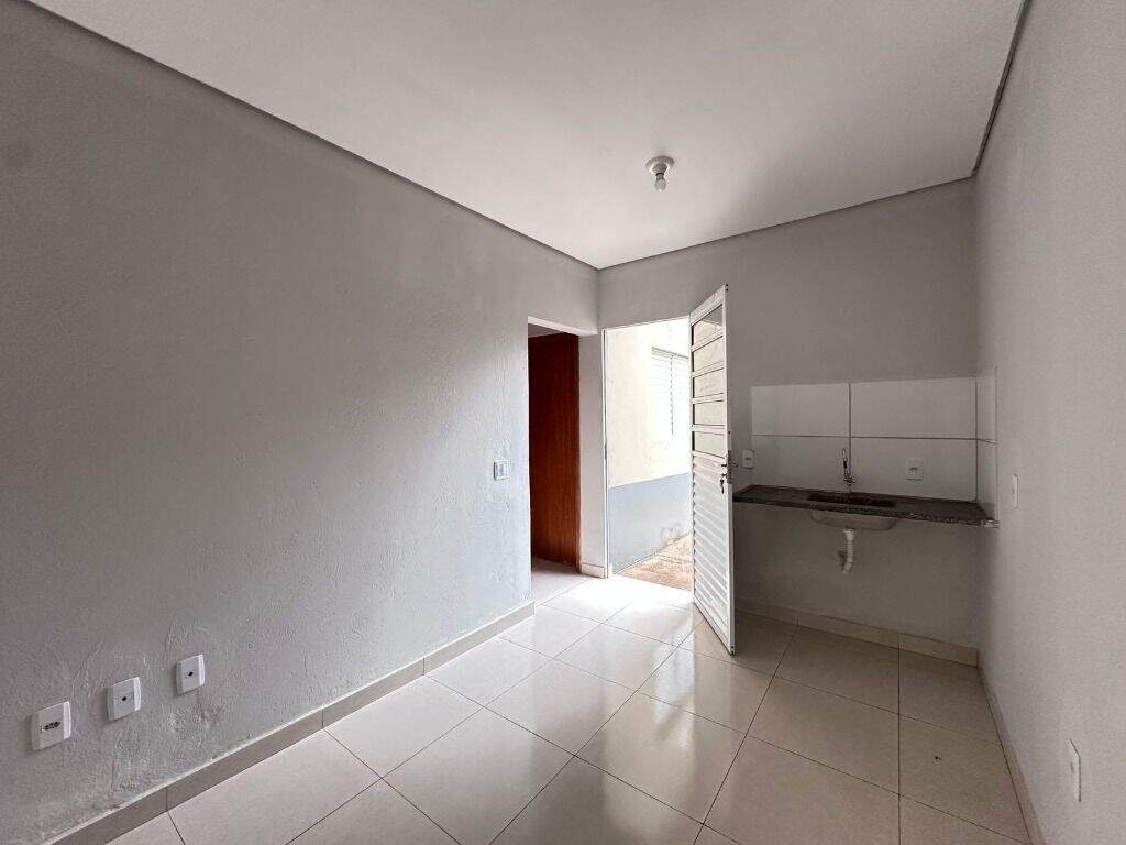 Kitnet à venda no Jardim Primaveril: 