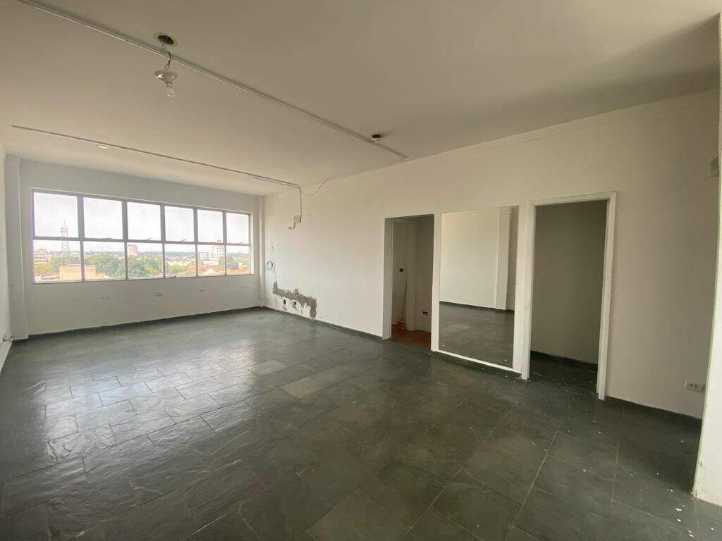 Sala à venda no Centro: 