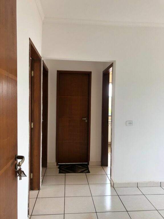 Apartamento para aluguel no Jardim Angélica: ENTRADA