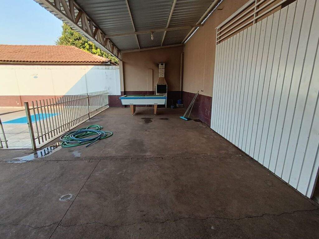 Salão à venda no Jardim Moçambique: 