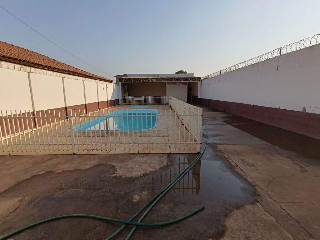Salão à venda no Jardim Moçambique: 