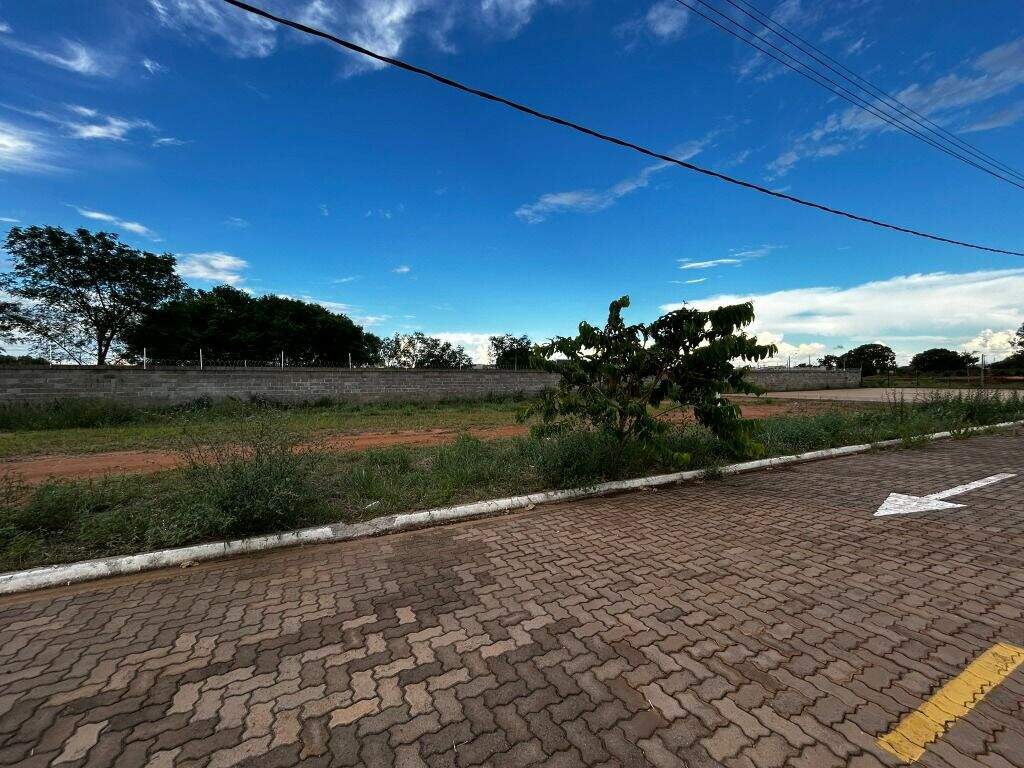Terreno à venda no Vila Piloto: 